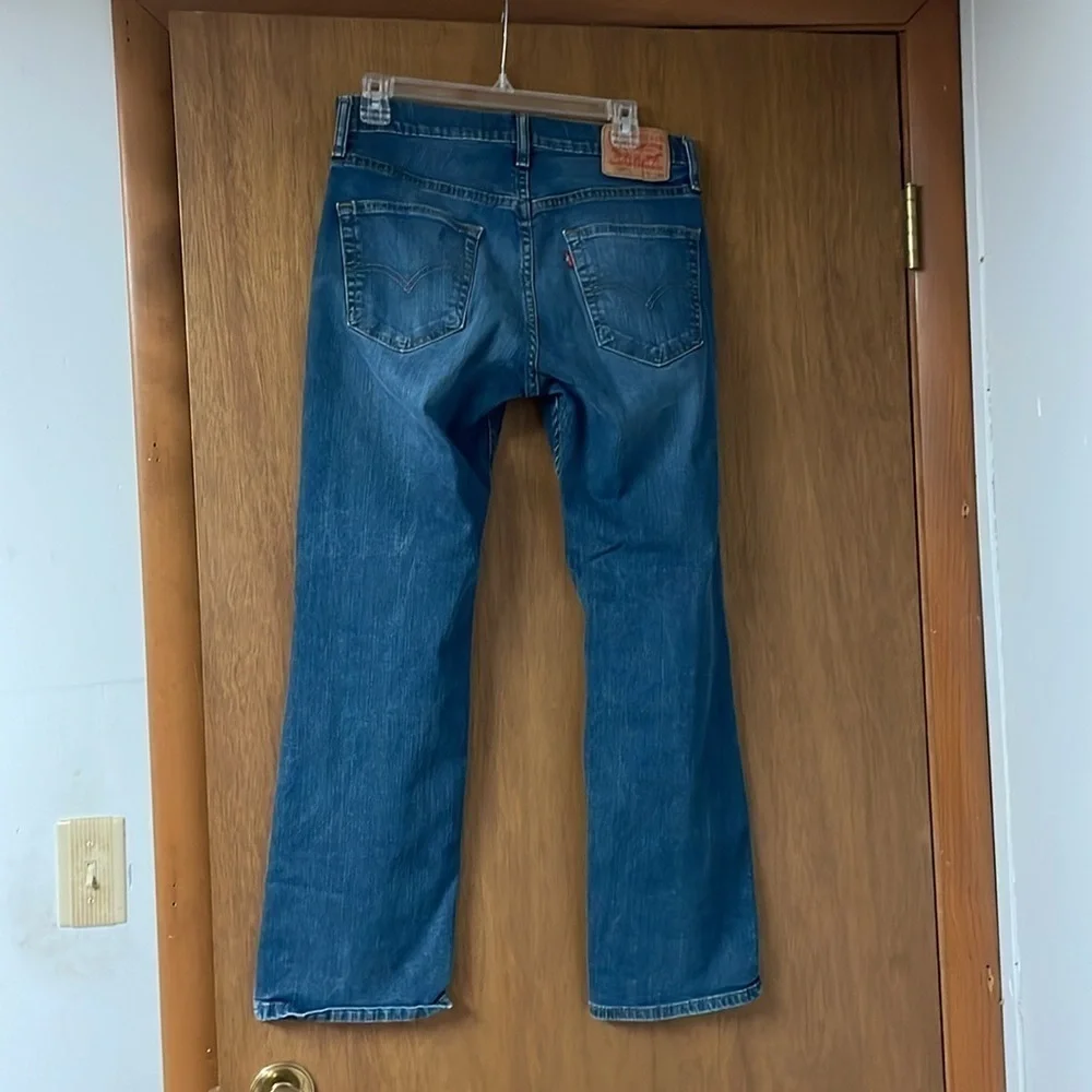 size 30x30 Levi’s Strauss bootcut medium wash jeans